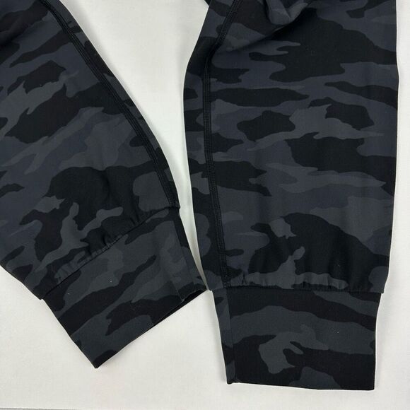 Athleta Salutation Camo Jogger size Medium - Picture 10 of 12